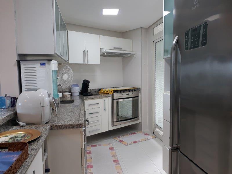 Belíssimo apartamento, pé na areia 143m², com 3 suítes, em Riviera de São Lourenço - Bertioga SP